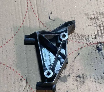 Mercedes-Benz E W124 Engine mounting bracket 6062360030 900702