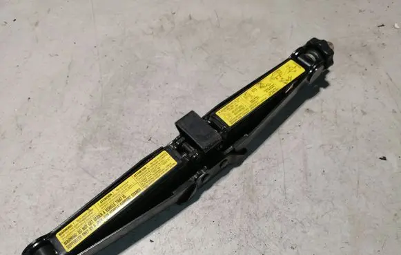 Mercedes-Benz R W251 Lift Jack A1645800118