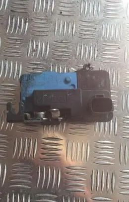 Volvo V70 Front door lock 30899748