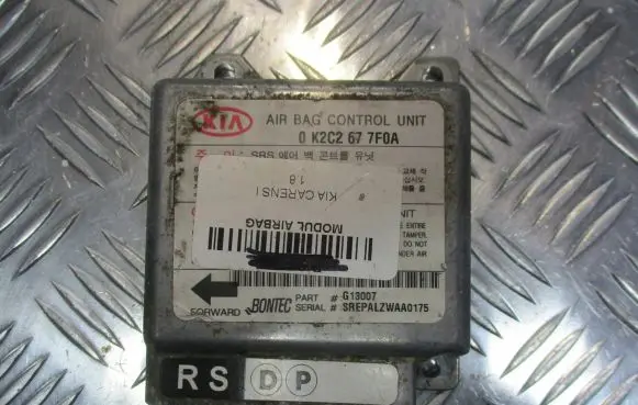 KIA Carens I Airbag control unit/module 0K2C2677F0A