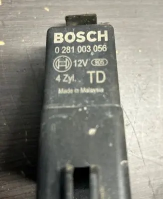 Glow plug pre-heat relay