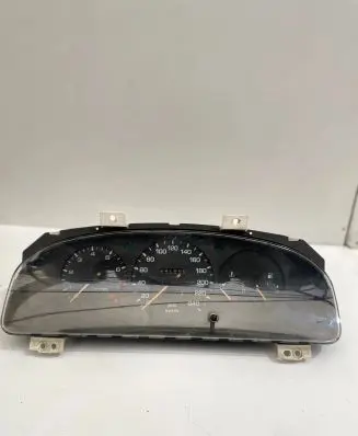 Mazda 626 Speedometer (instrument cluster) 3045050599 A080293