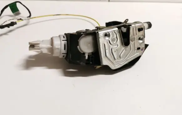 Mercedes-Benz S W220 Rear door lock 2207305835