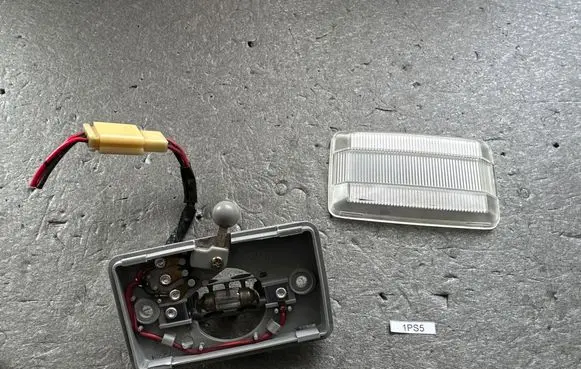 Mitsubishi Pajero Other interior light MB305836