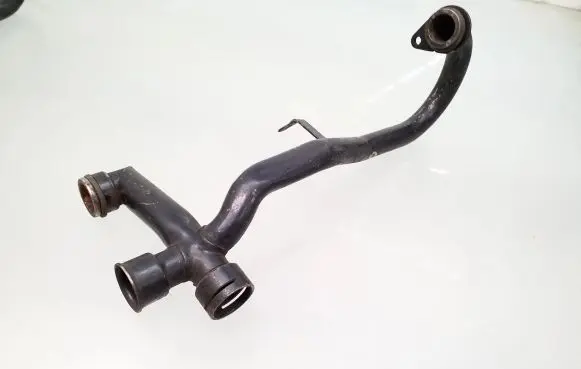 Audi A6 S6 C5 4B Engine coolant pipe/hose 059121083A