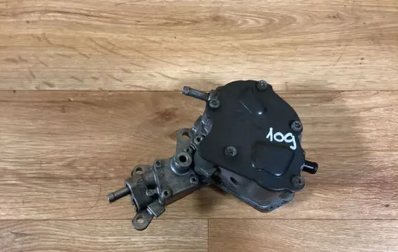 Volkswagen PASSAT B6 Vacuum pump 038145209 060511D