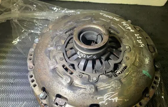Toyota RAV 4 (XA40) Dual mass flywheel 