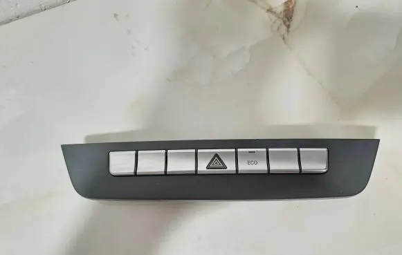 Mercedes-Benz C W204 Hazard light switch A2049058201 03428205101