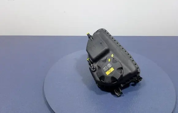 Coolant expansion tank/reservoir