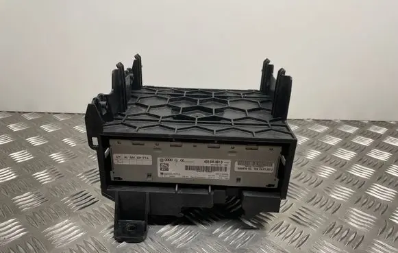 Audi A5 8T 8F Radio/CD/DVD/GPS head unit 4G0035061D 4G0035061 8T0907368A