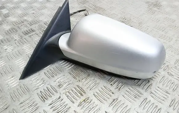 Volkswagen PASSAT B5.5 Front door electric wing mirror 