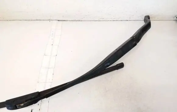 Honda CR-V Front wiper blade arm