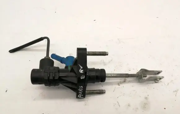 Toyota Auris 150 Clutch slave cylinder 
