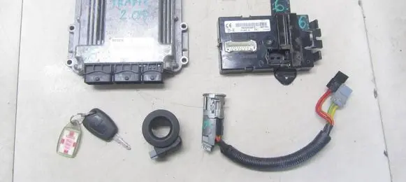 Renault Trafic II (X83) Engine control unit/module 0281012658