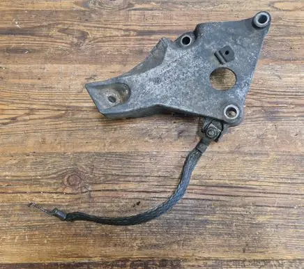 BMW 3 E90 E91 Engine mounting bracket 6775041