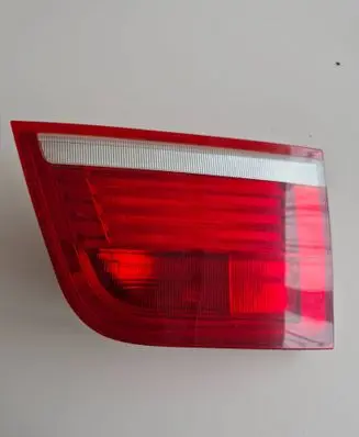 Tailgate rear/tail lights