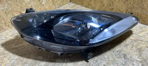 Mazda 2 Headlight/headlamp DG8051040 E2072352