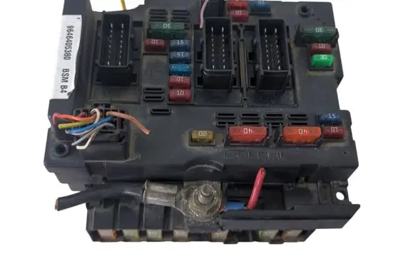 Peugeot 307 Fuse module 9646405380 BSMB4 22109341