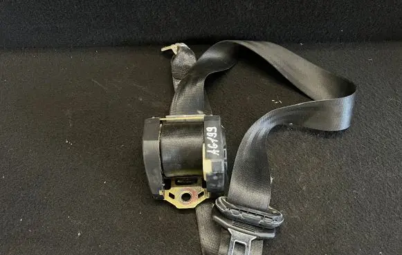 Audi A3 S3 8L Front seatbelt 42326A