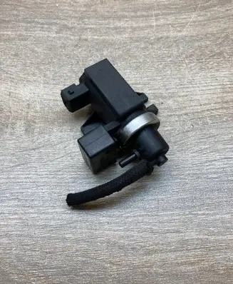 BMW 5 E60 E61 Turbo solenoid valve 2247906 72279600