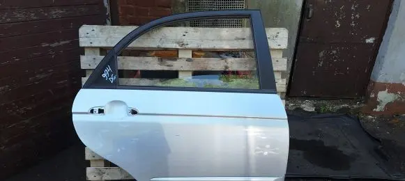 KIA Cerato Rear door