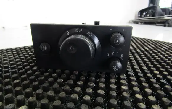 Opel Vectra C Light switch 
