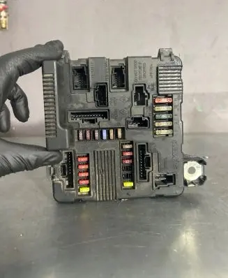 Renault Scenic II - Grand scenic II Fuse module 8200306032C S118399200F UPCX84N2