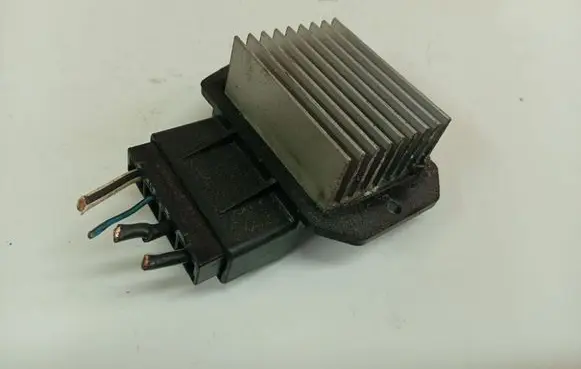 Toyota Corolla E120 E130 Heater blower motor/fan resistor 4993002121