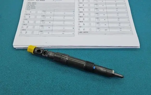 Jaguar X-Type Fuel injector EJDR00504Z IMPRK1567990