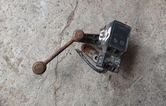 Rear air suspension level height sensor