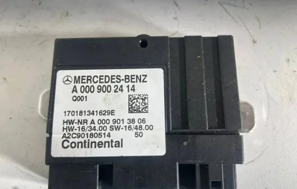 Mercedes-Benz E W213 Fuel injection pump control unit/module A0009002414 170181341629E A0009013806