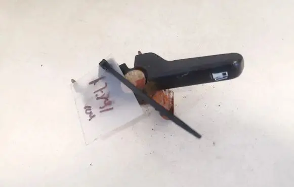Nissan Primera Fuel tank opening switch 