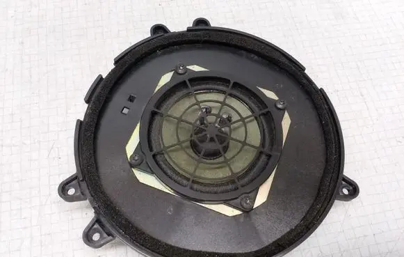 Audi A4 S4 B5 8D Rear door speaker 226161