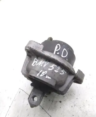 BMW 5 F10 F11 Engine mount bracket 68623513 2211677737104