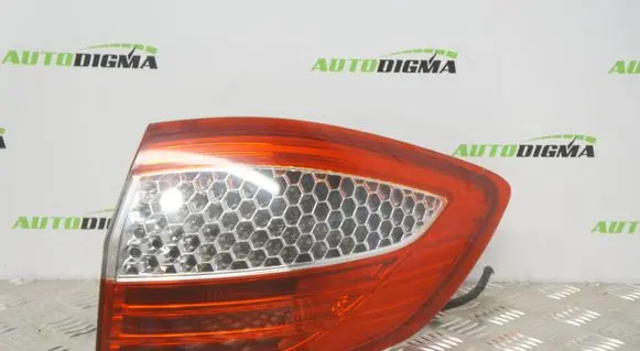Ford Mondeo MK IV Rear/tail lights 7S7113404B