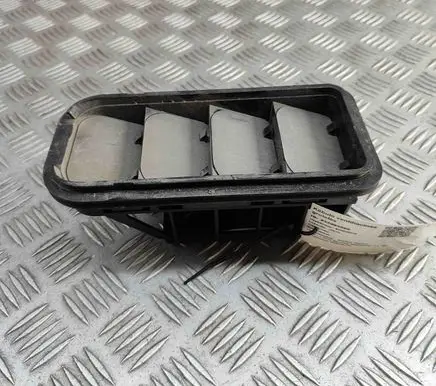 Skoda Scala Quarter panel pressure vent 654819676