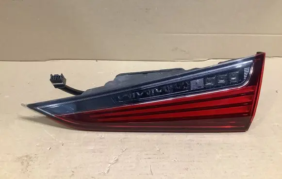 Tailgate rear/tail lights