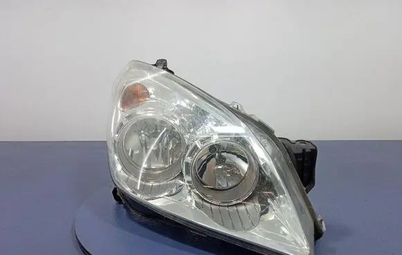 Opel Astra H Headlight/headlamp 13239289