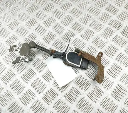 Mercedes-Benz C W205 Rear air suspension level height sensor A0009053704