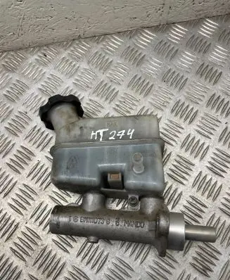 Hyundai Tucson JM Master brake cylinder