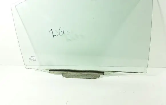 Toyota Avensis T250 Rear door window glass 43R00048