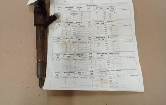 Opel Zafira B Fuel injector 0445110243