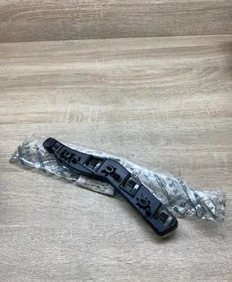 Fiat 500L Front bumper mounting bracket P002761A01 52056409