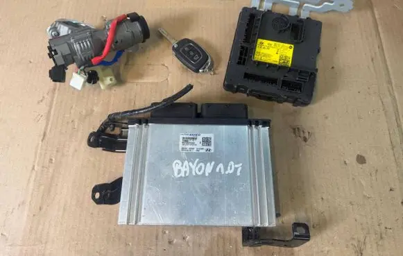 Hyundai Bayon Engine ECU kit and lock set 3910607083