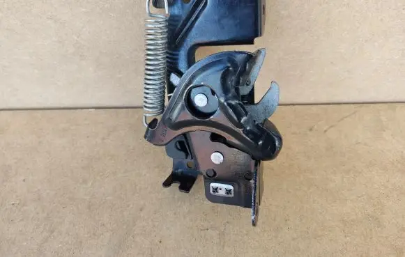 BMW 2 F22 F23 Engine bonnet/hood lock/catch 7242548 51237242548