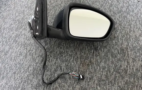 Front door electric wing mirror