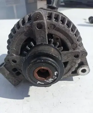 Land Rover Discovery Sport Generator/alternator AH2210300AF