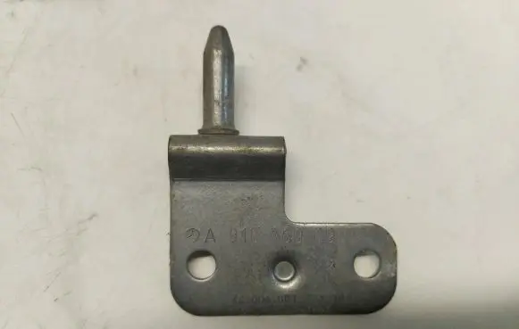 Mercedes-Benz Sprinter W907 W910 Tie down hook / loop A9107600900