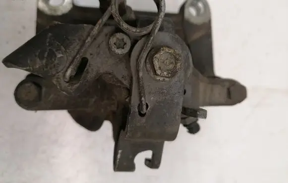 Opel Vivaro Rear brake caliper 323277501