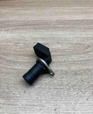 BMW X3 E83 Crankshaft position sensor 1709616 0259905